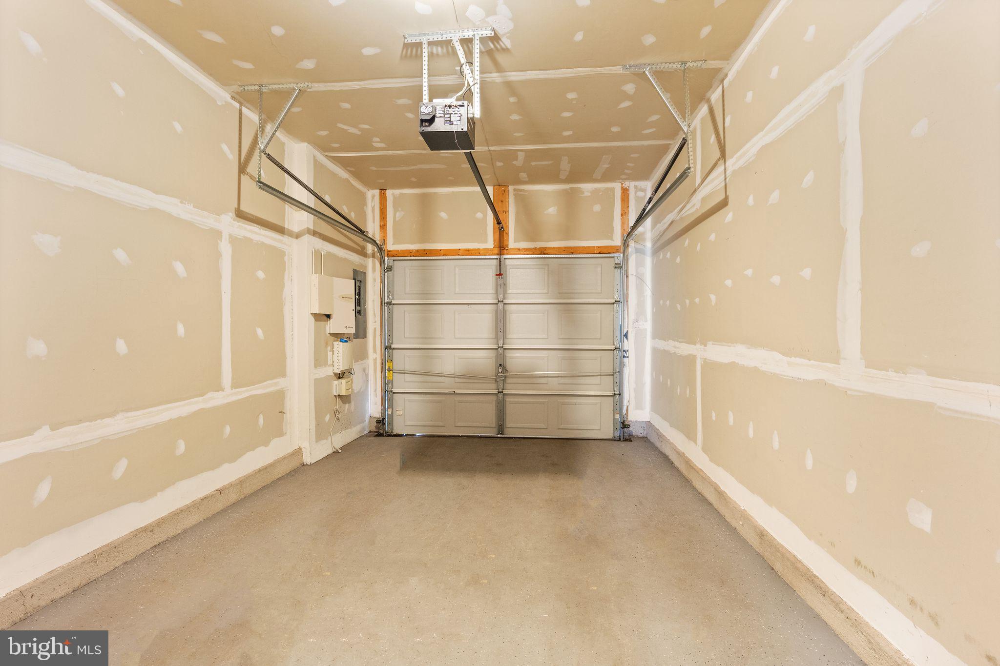 POWELLS RUN VILLAGE COND - Residential