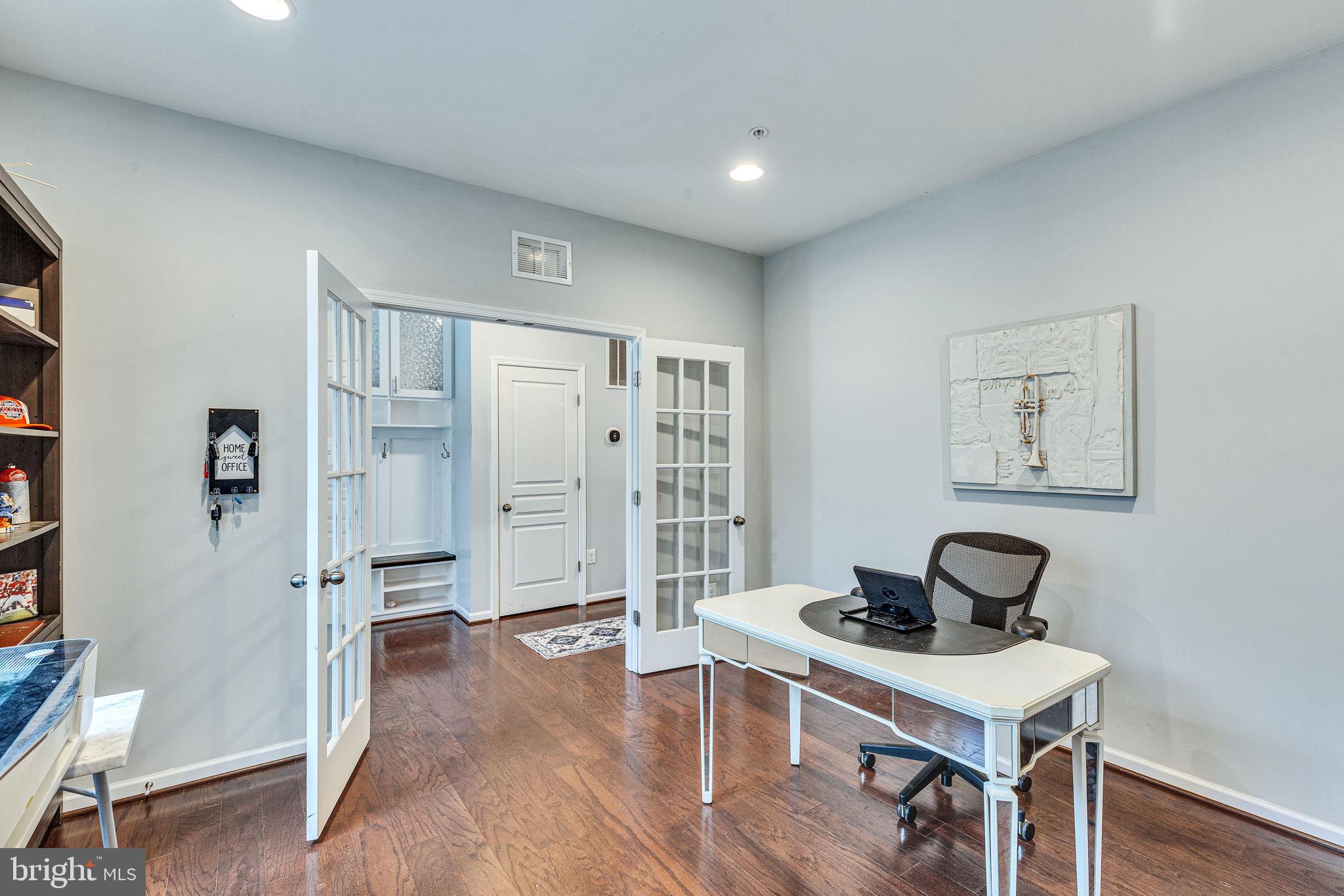 1619 HEKLA LANE