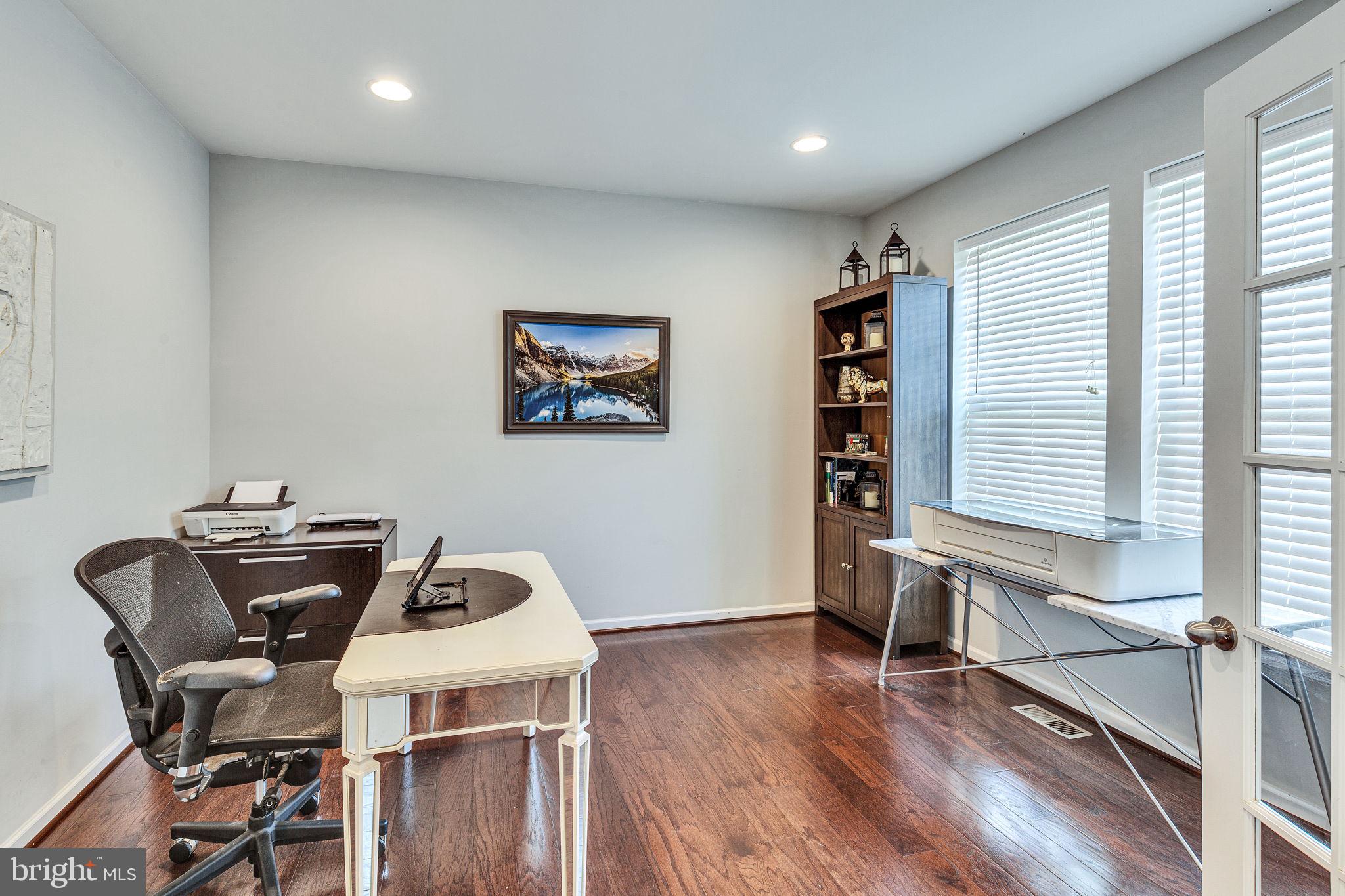 1619 HEKLA LANE