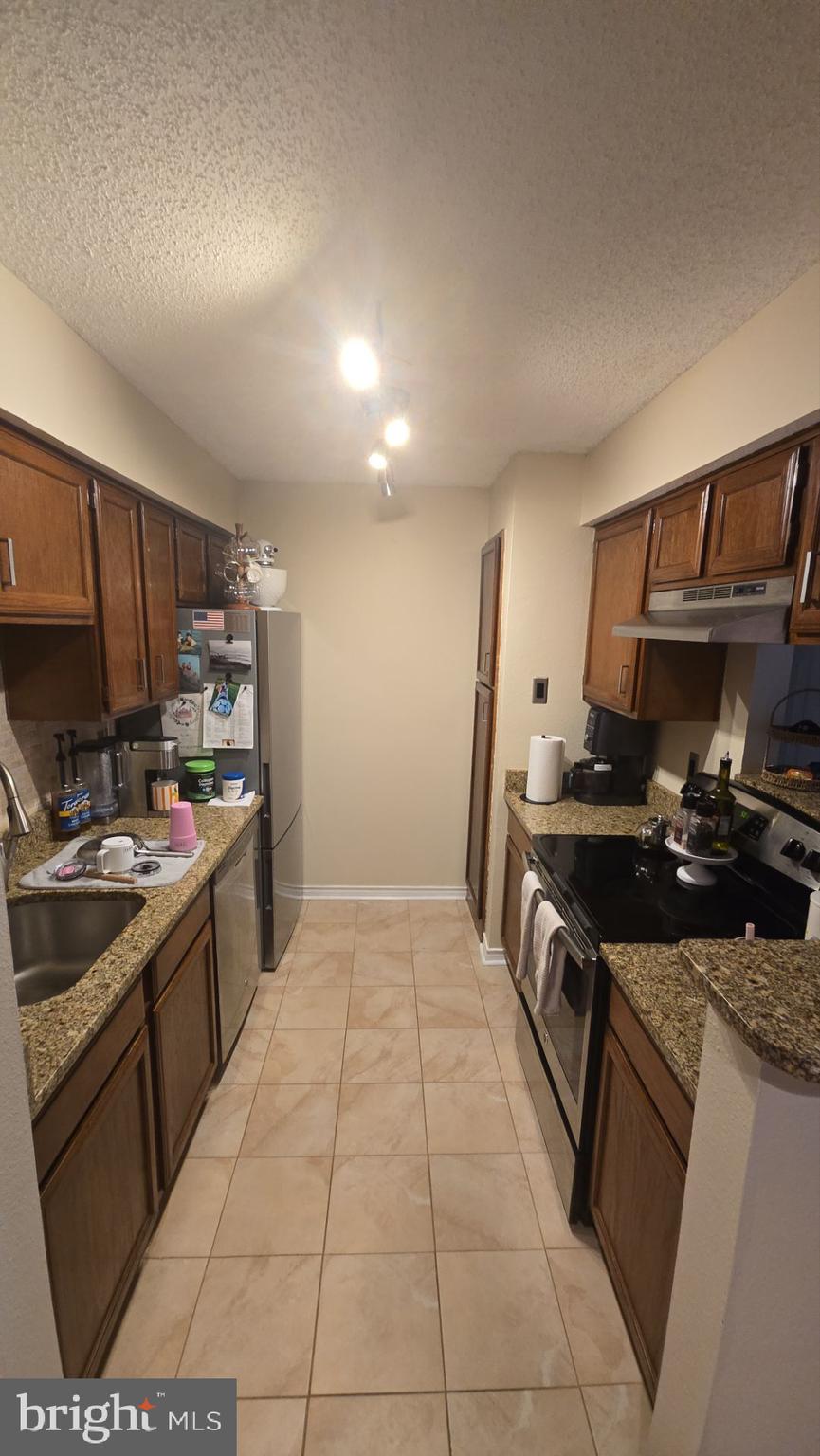 FOUNTAINS AT MCLEAN - Residential Lease