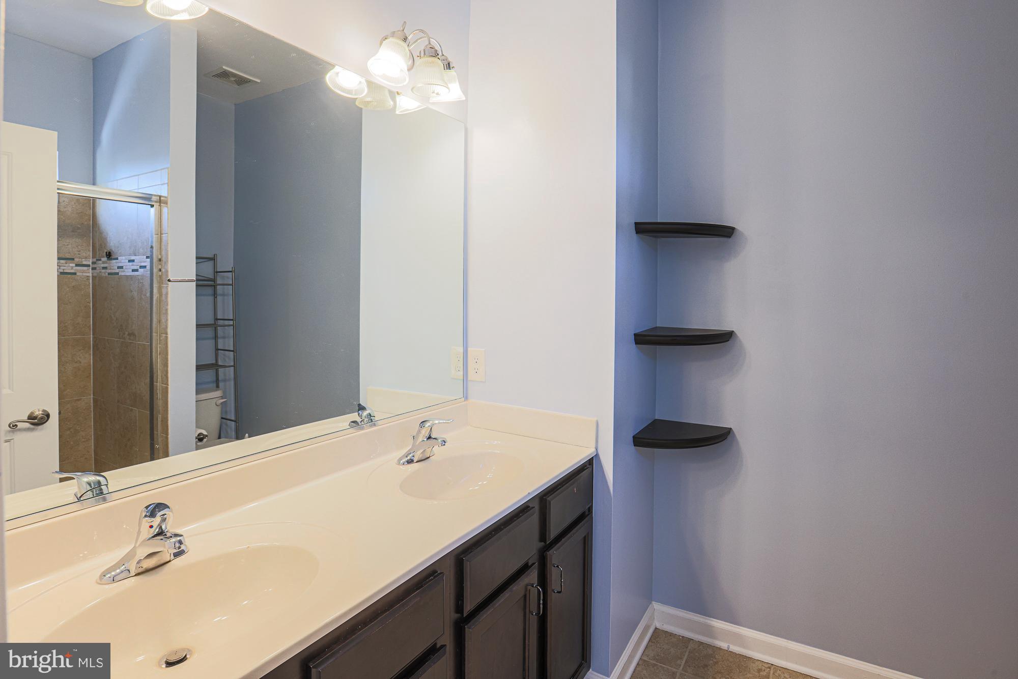 CREEKSTONE VILLAGE - Residential Lease