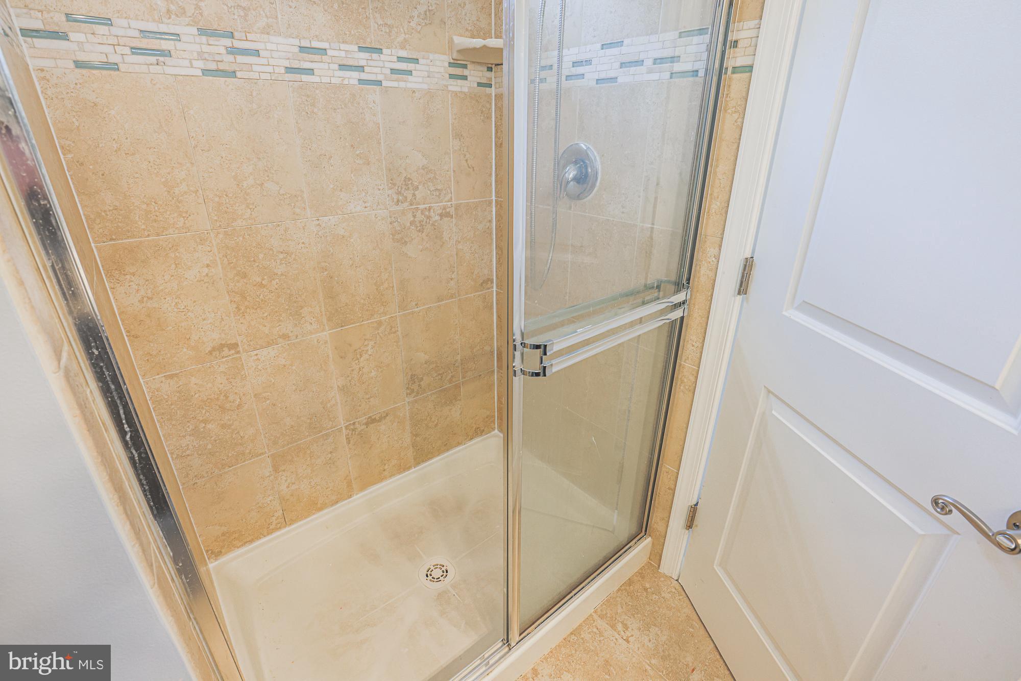 CREEKSTONE VILLAGE - Residential Lease