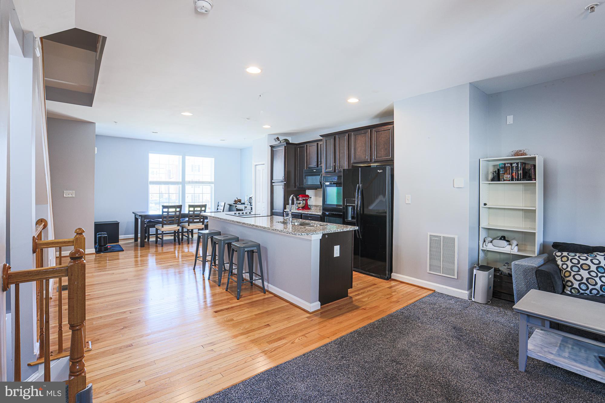 CREEKSTONE VILLAGE - Residential Lease