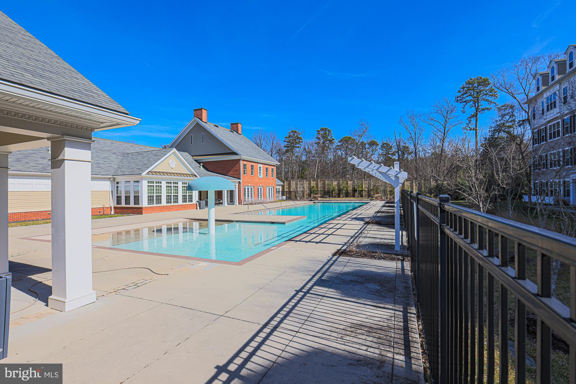 CREEKSTONE VILLAGE - Residential Lease