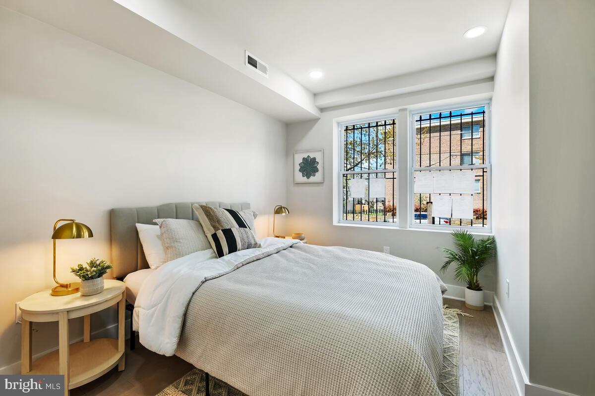 1622 17TH STREET SE 2001