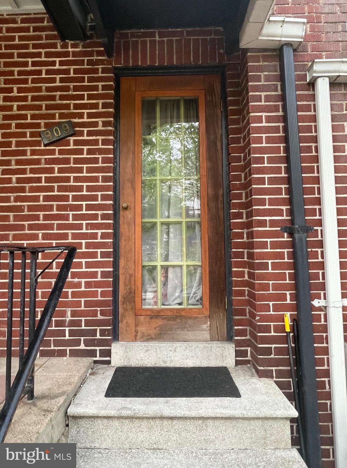 909 MCKEWIN AVENUE