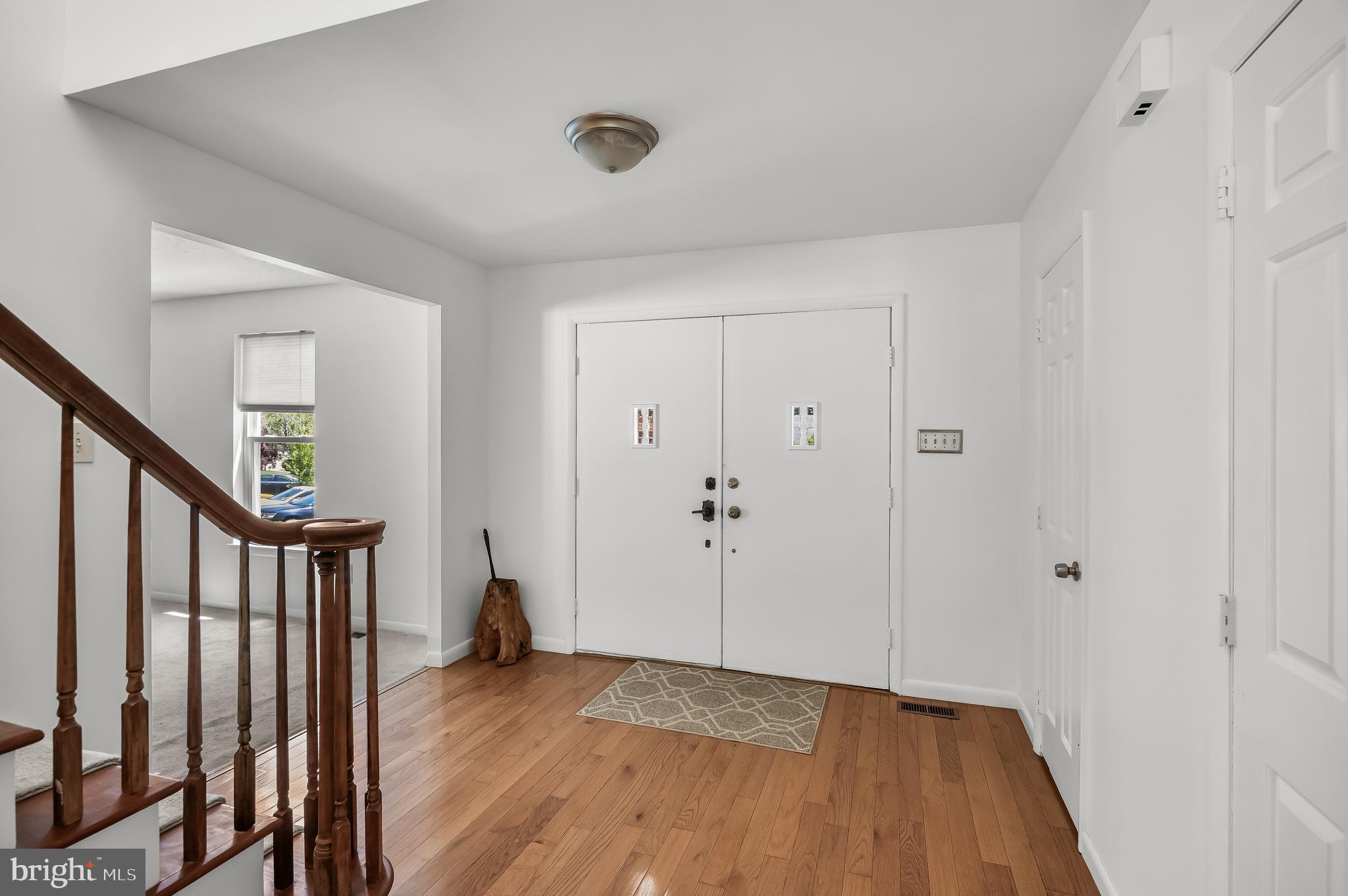 25 WOODBURY DR