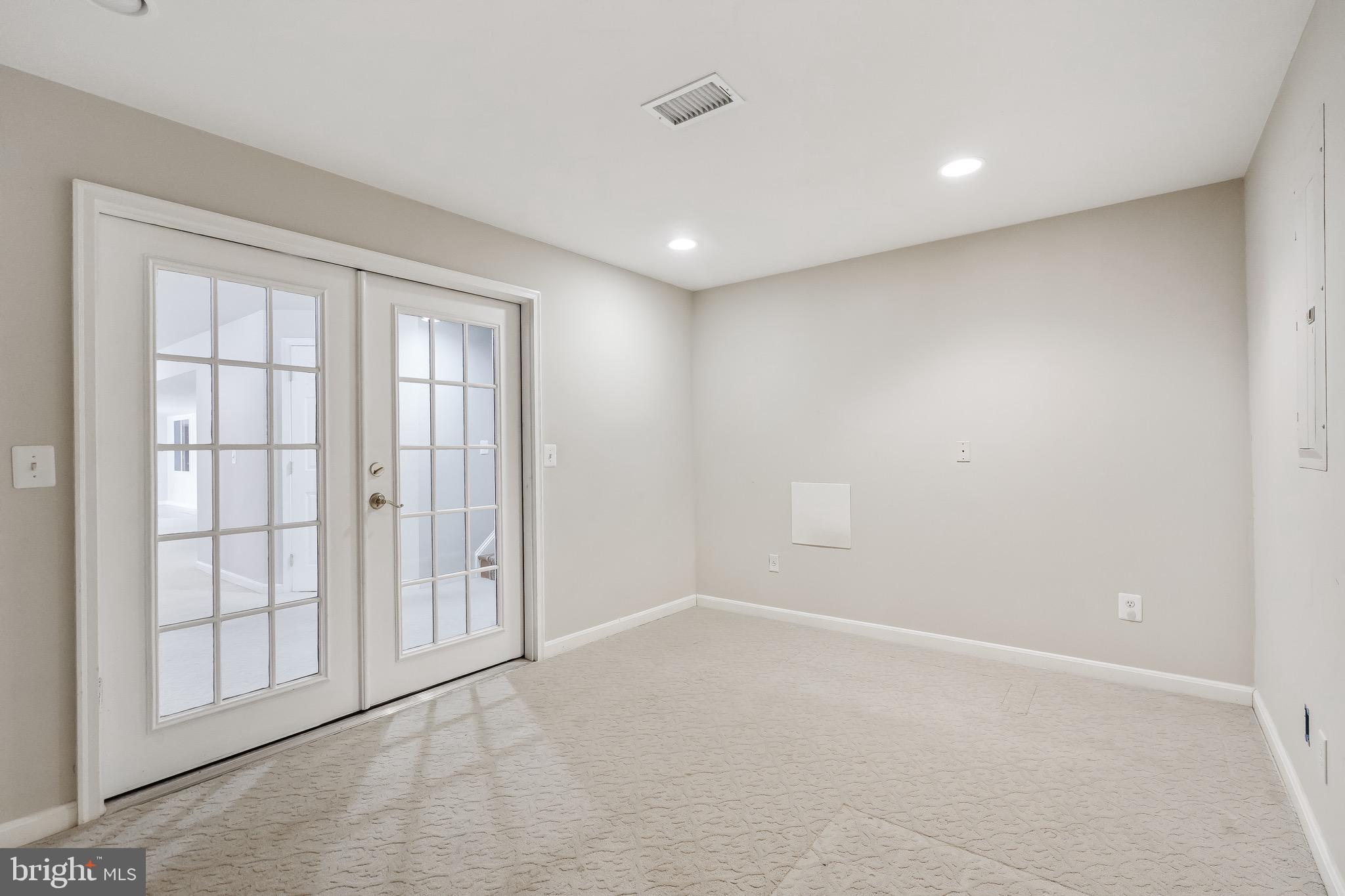 DOMINION VALLEY COUNTRY CLUB - Residential Lease