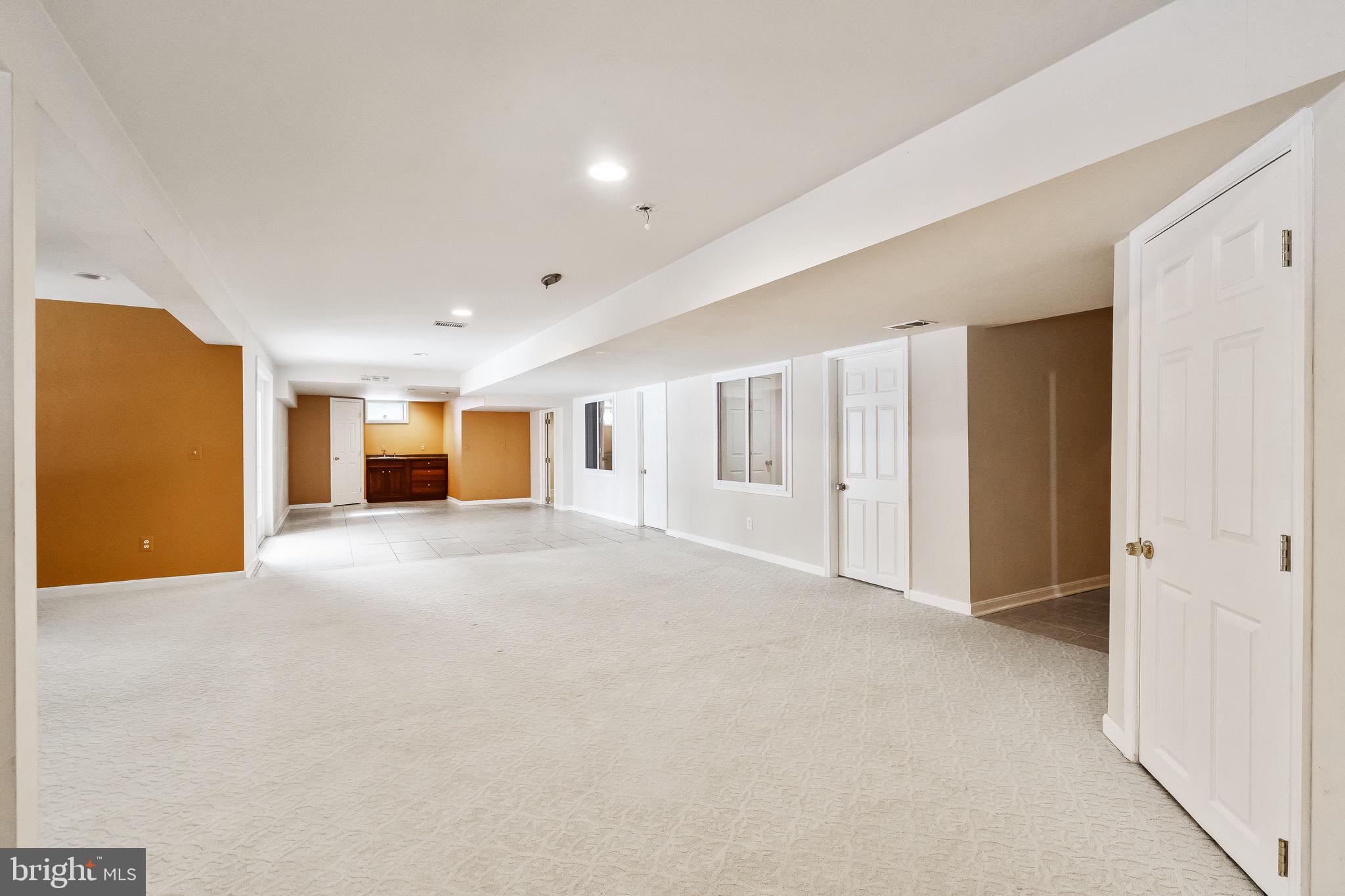 DOMINION VALLEY COUNTRY CLUB - Residential Lease