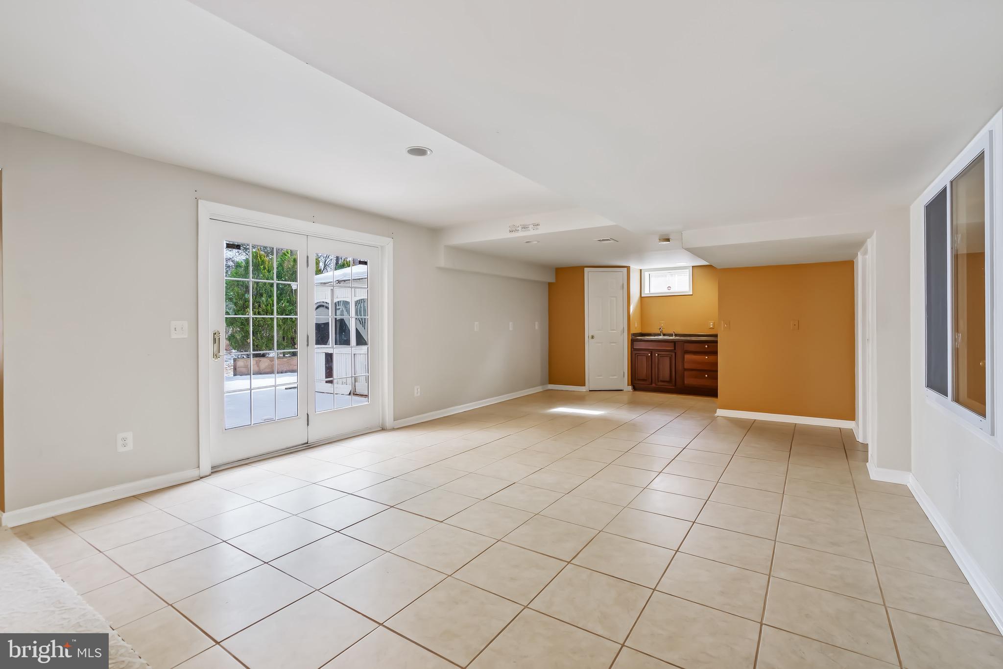 DOMINION VALLEY COUNTRY CLUB - Residential Lease