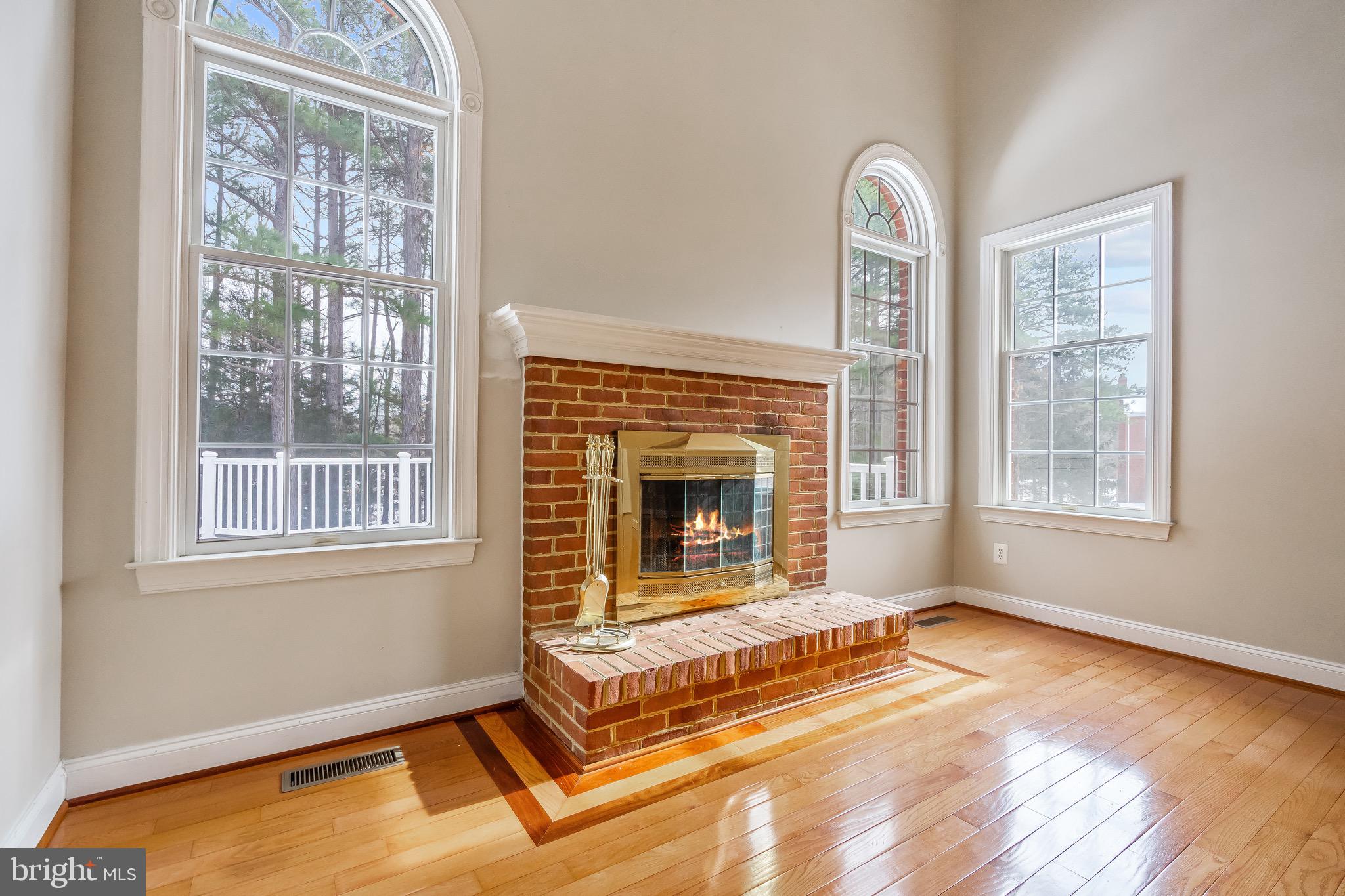 DOMINION VALLEY COUNTRY CLUB - Residential Lease