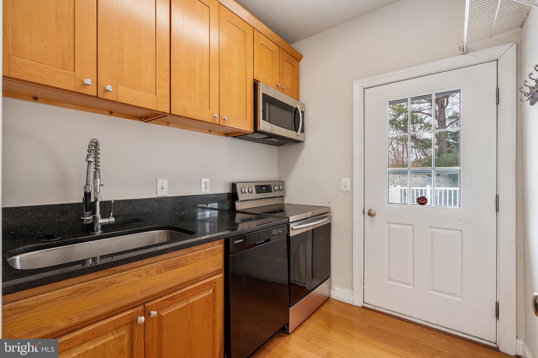 DOMINION VALLEY COUNTRY CLUB - Residential Lease