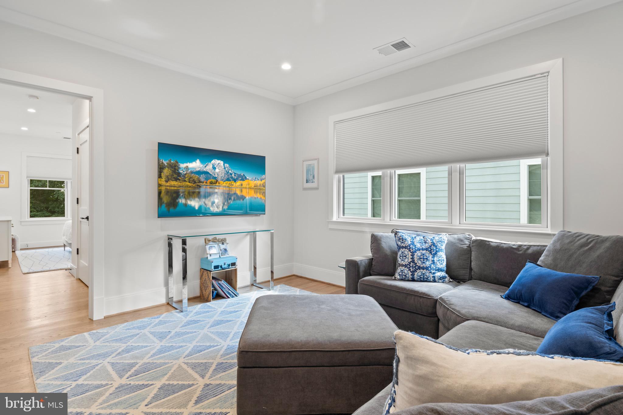 BRADLEY HILLS - Residential