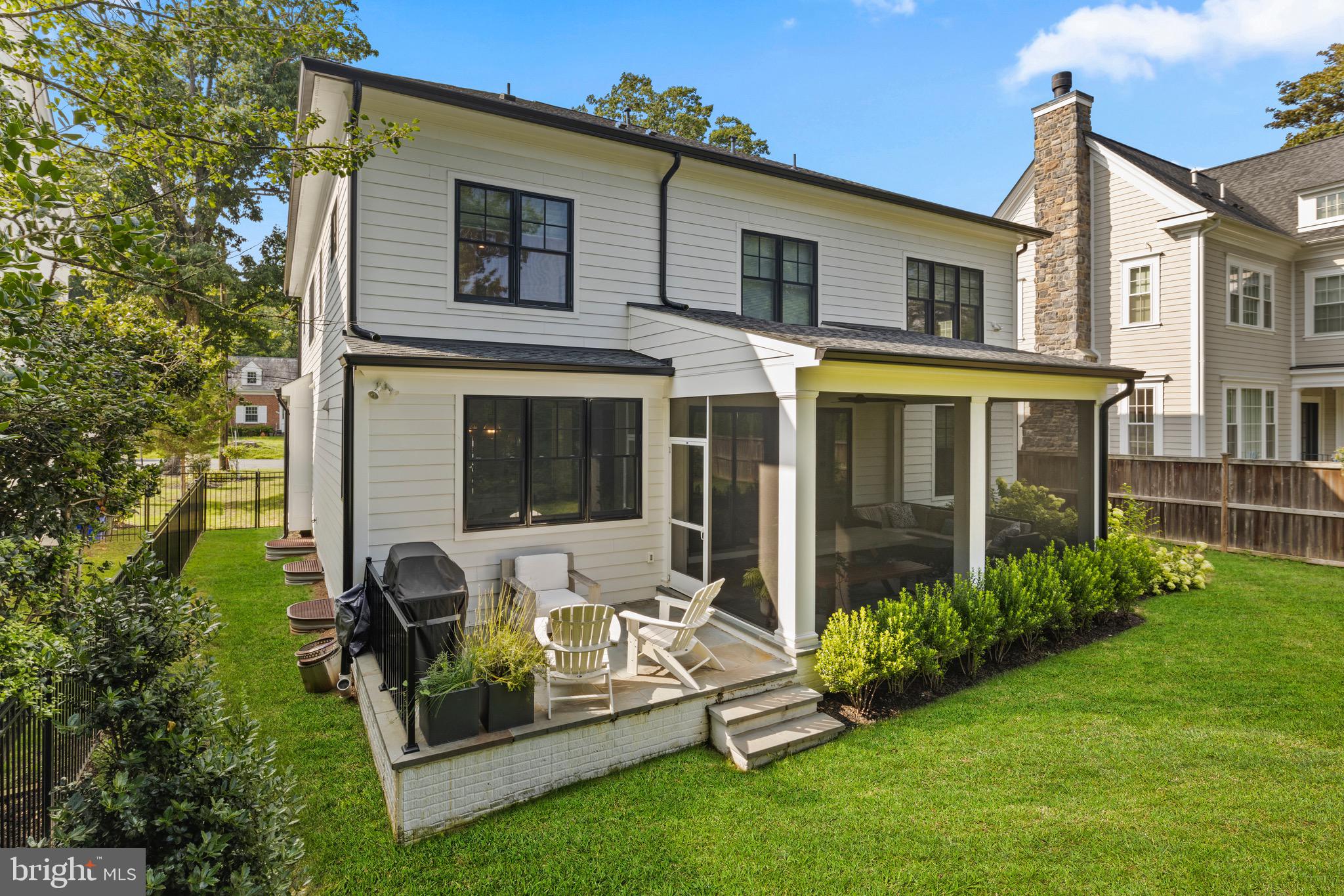 BRADLEY HILLS - Residential