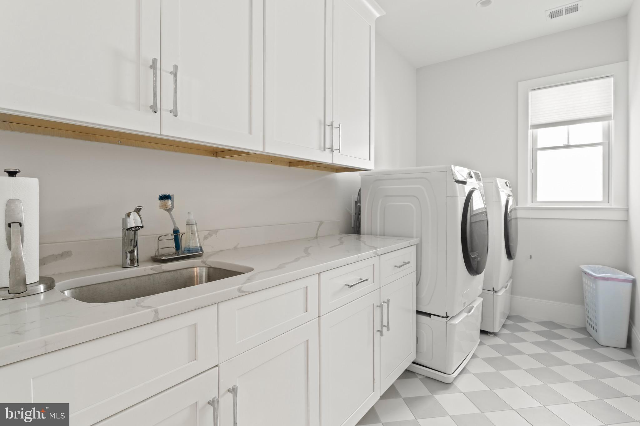 BRADLEY HILLS - Residential