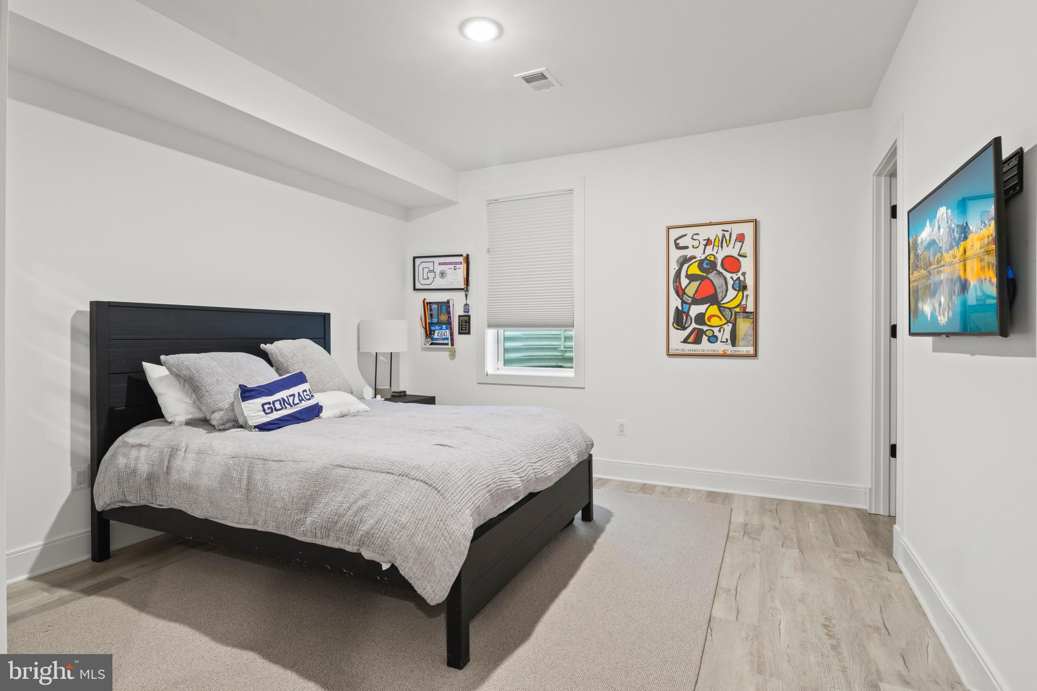 BRADLEY HILLS - Residential