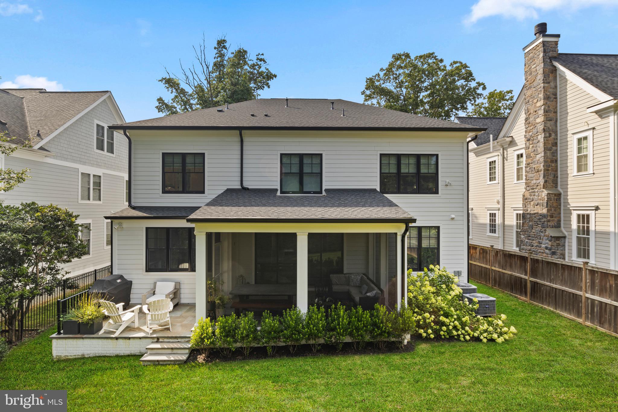 BRADLEY HILLS - Residential