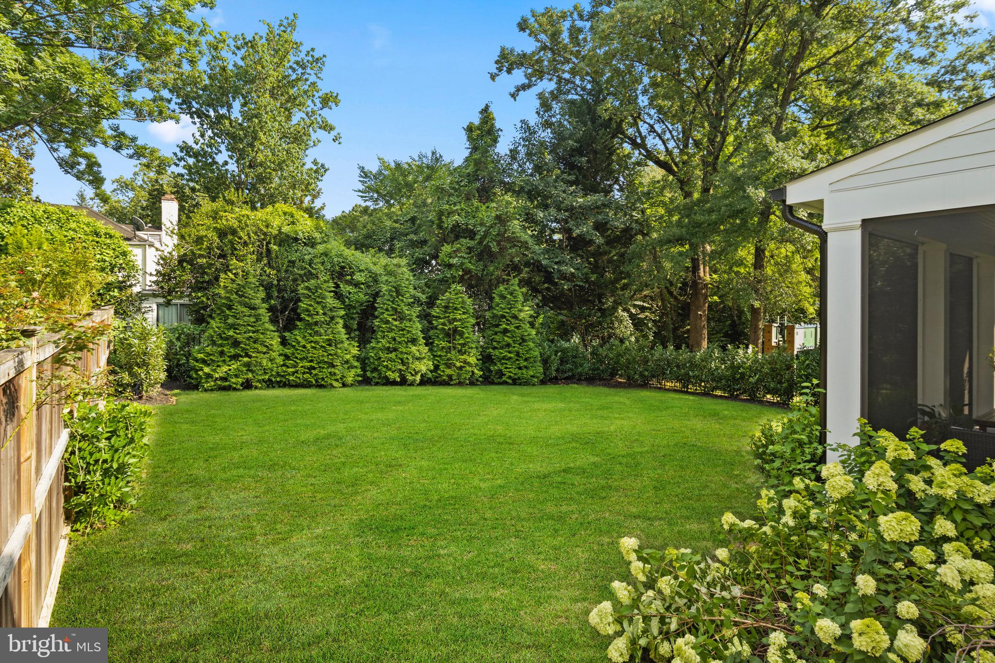 BRADLEY HILLS - Residential