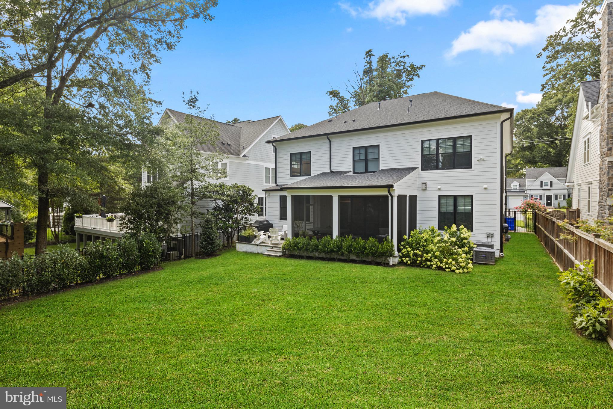 BRADLEY HILLS - Residential