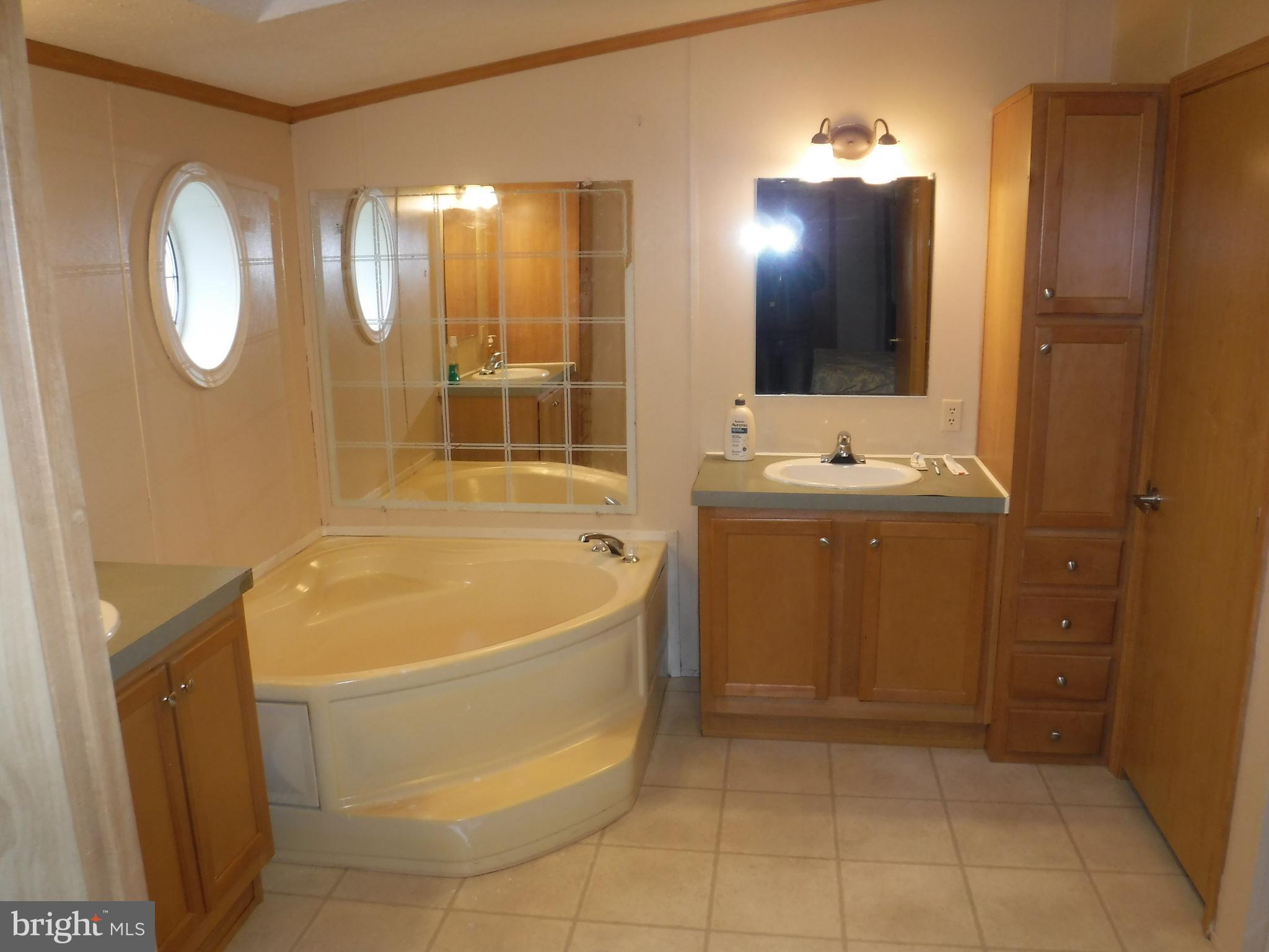 VALLEY FORGE TR PK - Residential