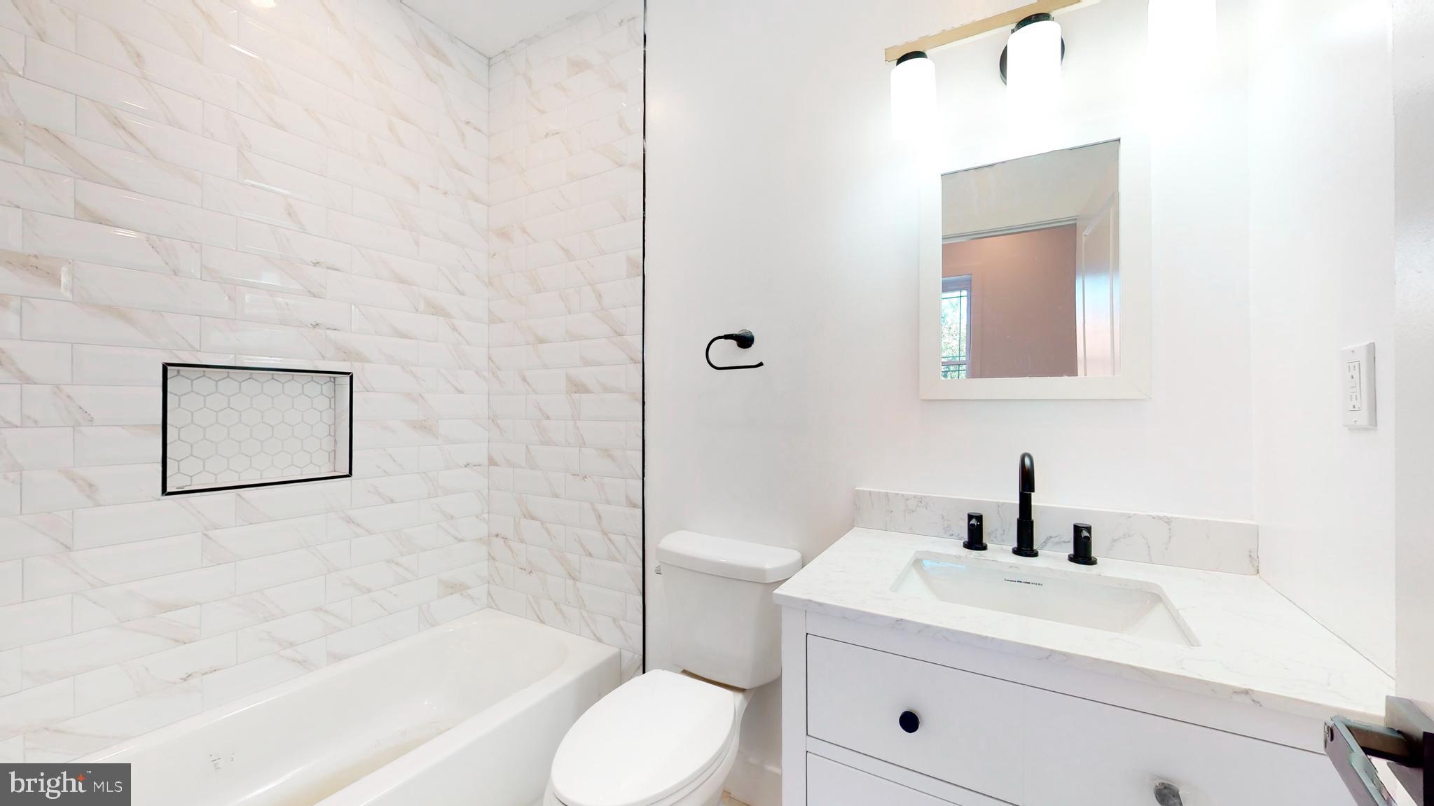 FAIRMOUNT - Residential Lease