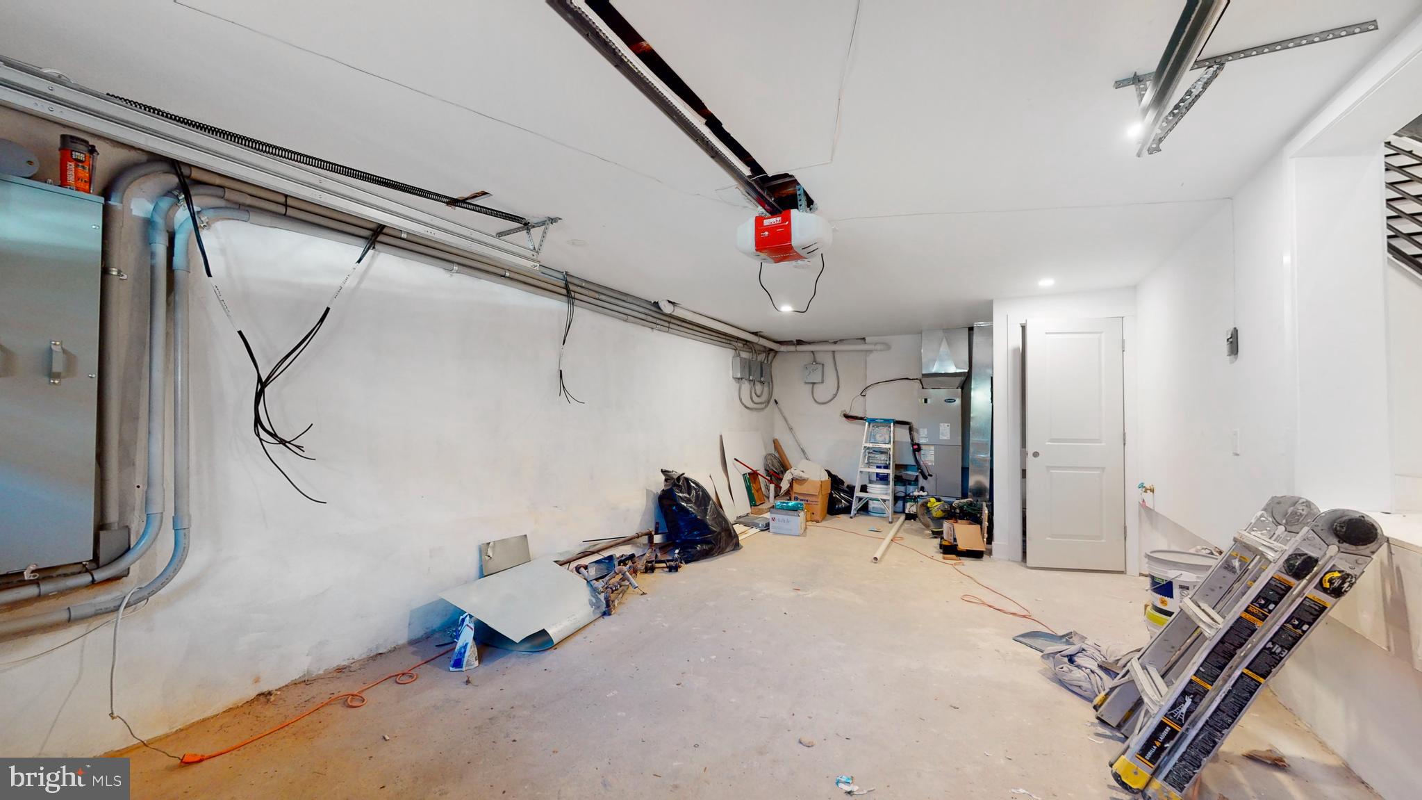 FAIRMOUNT - Residential Lease