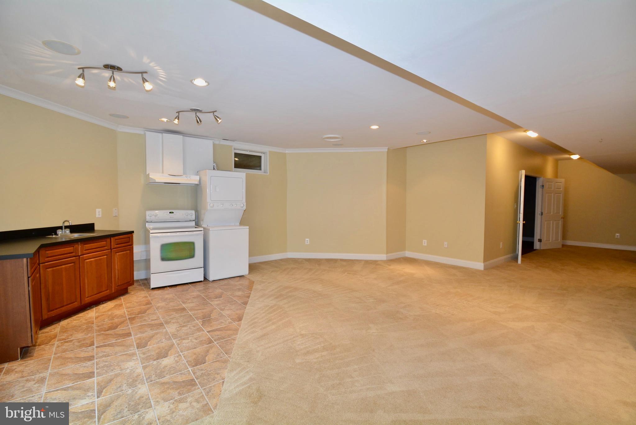 PEMBROOKE/VICTORY LAKES - Residential