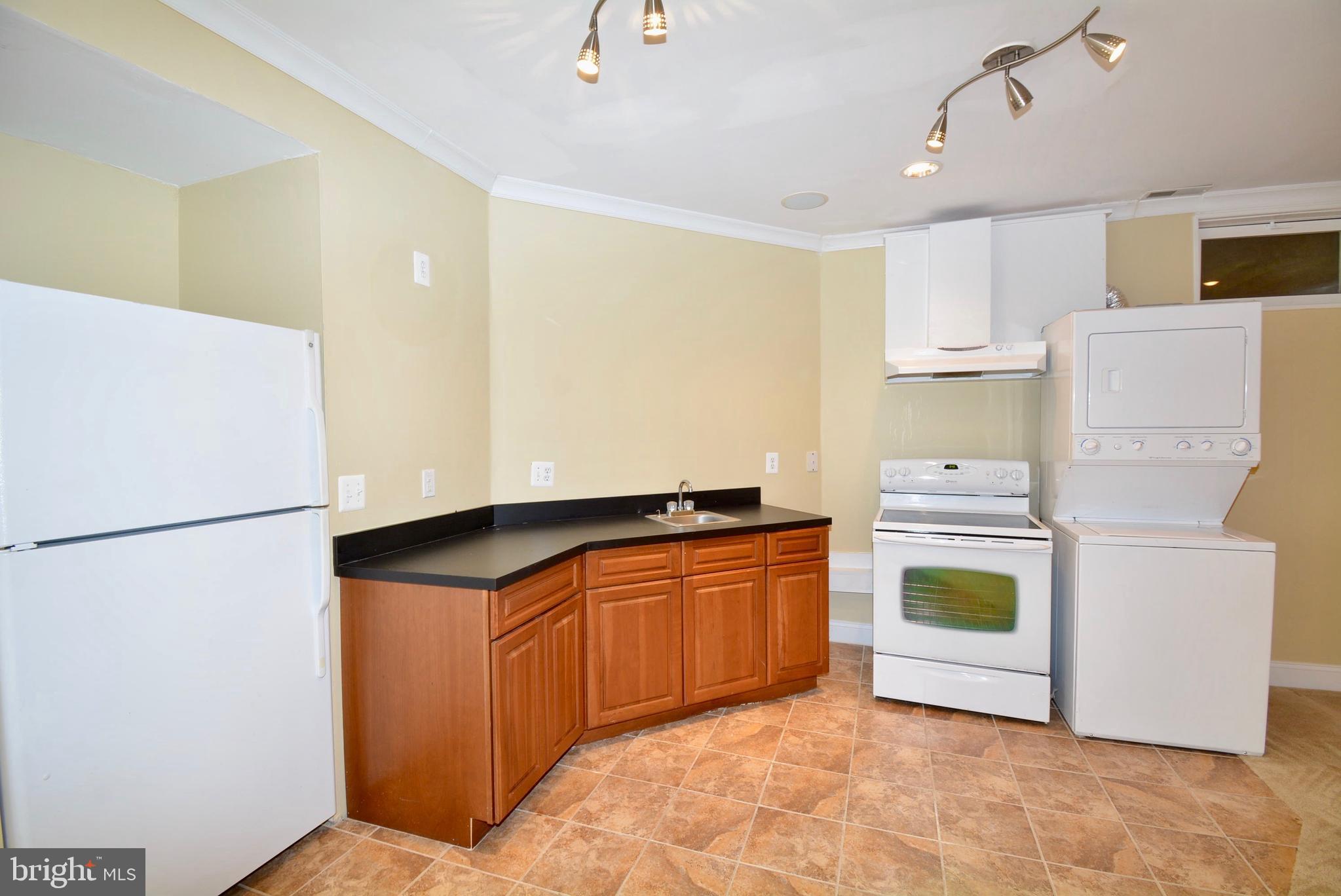 PEMBROOKE/VICTORY LAKES - Residential