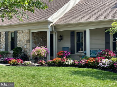 127 SOMERSET DRIVE HERSHEY PA 17033