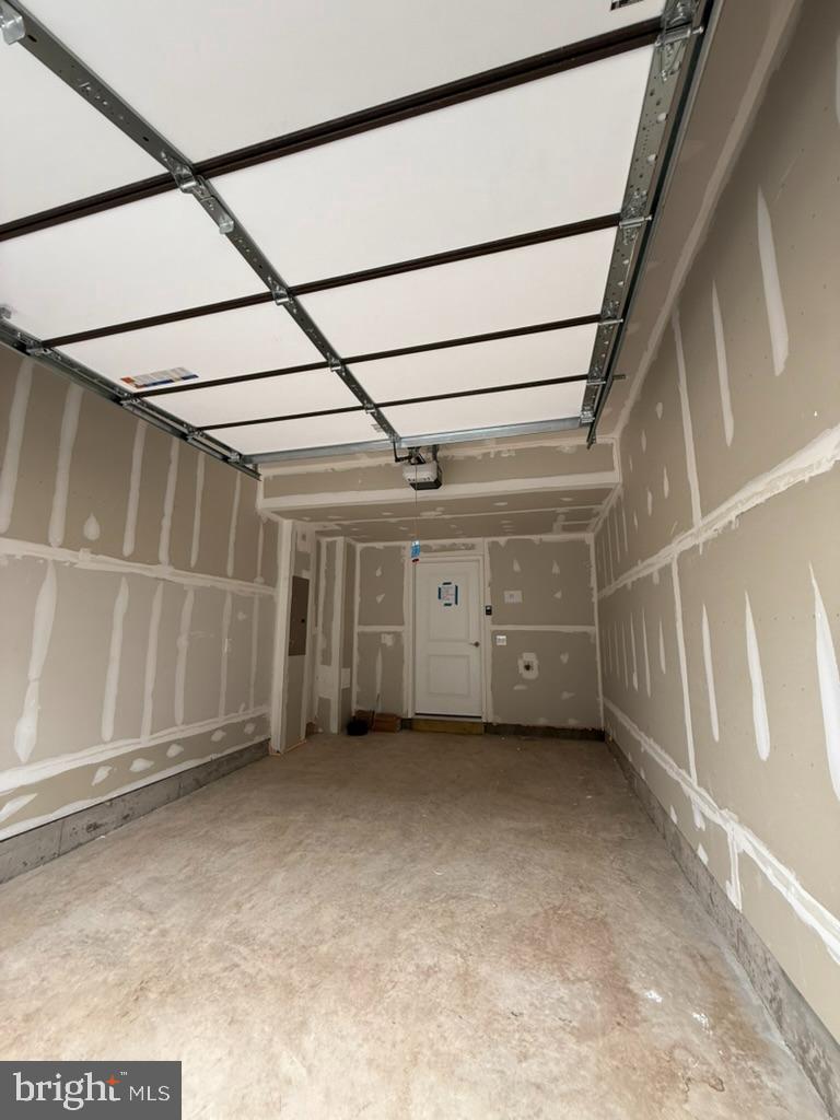 THE BOULEVARDS AT WESTFIELDS - Residential Lease