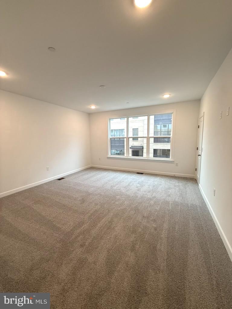 THE BOULEVARDS AT WESTFIELDS - Residential Lease