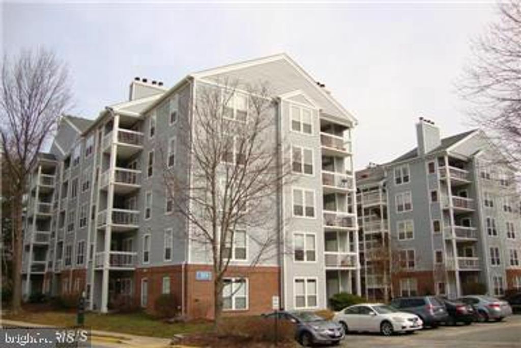 Photo of 3175 Summit Square Drive #5-D2, OAKTON, VA 22124 (MLS # VAFX2268538)