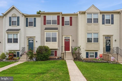 9571 Tudor Oaks Drive, Manassas, VA MLS: VAMN2011632