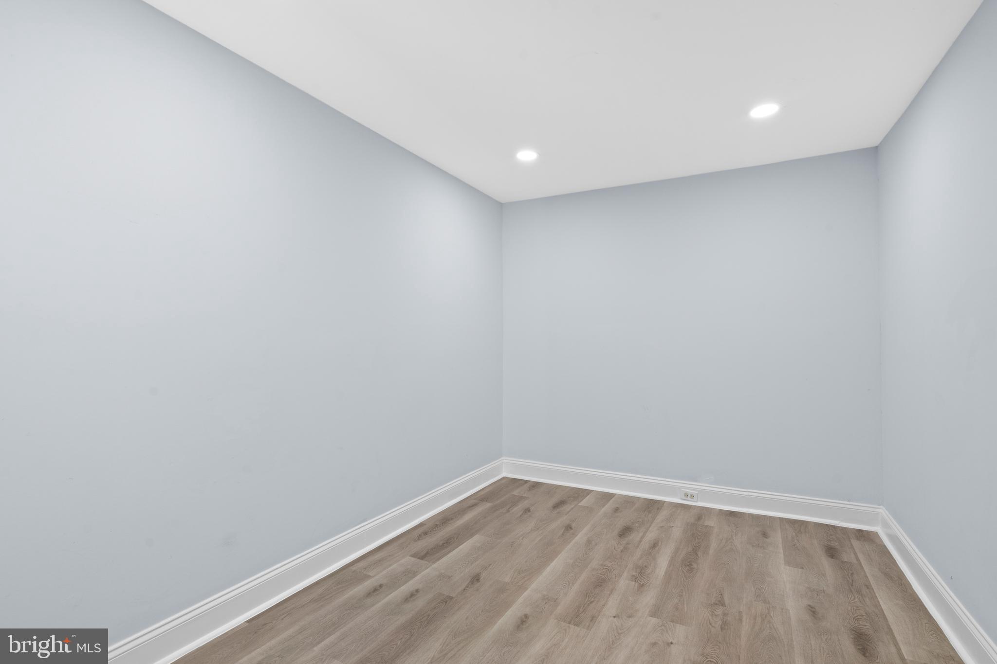 WEST OAK LANE - Residential