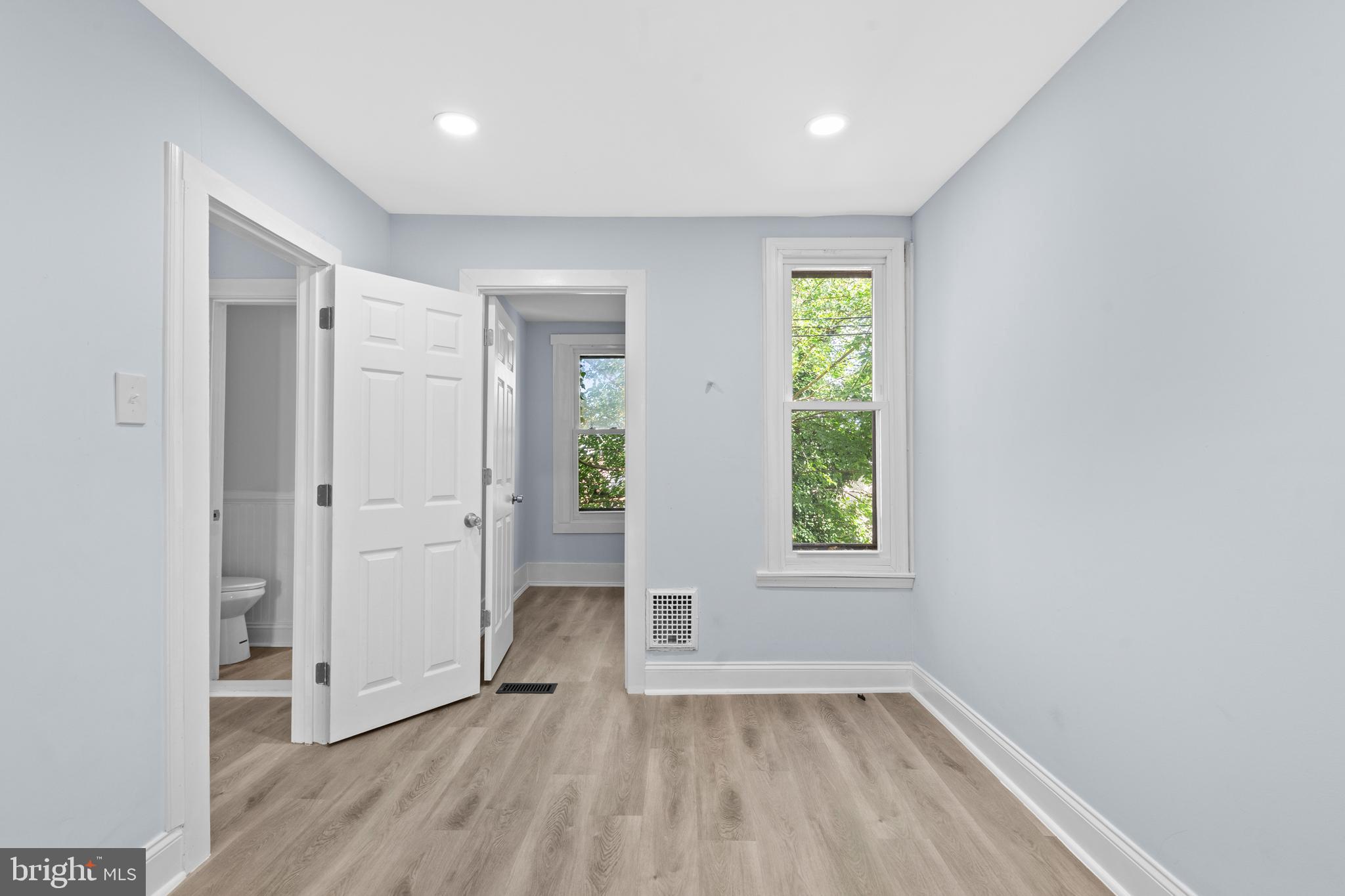 WEST OAK LANE - Residential