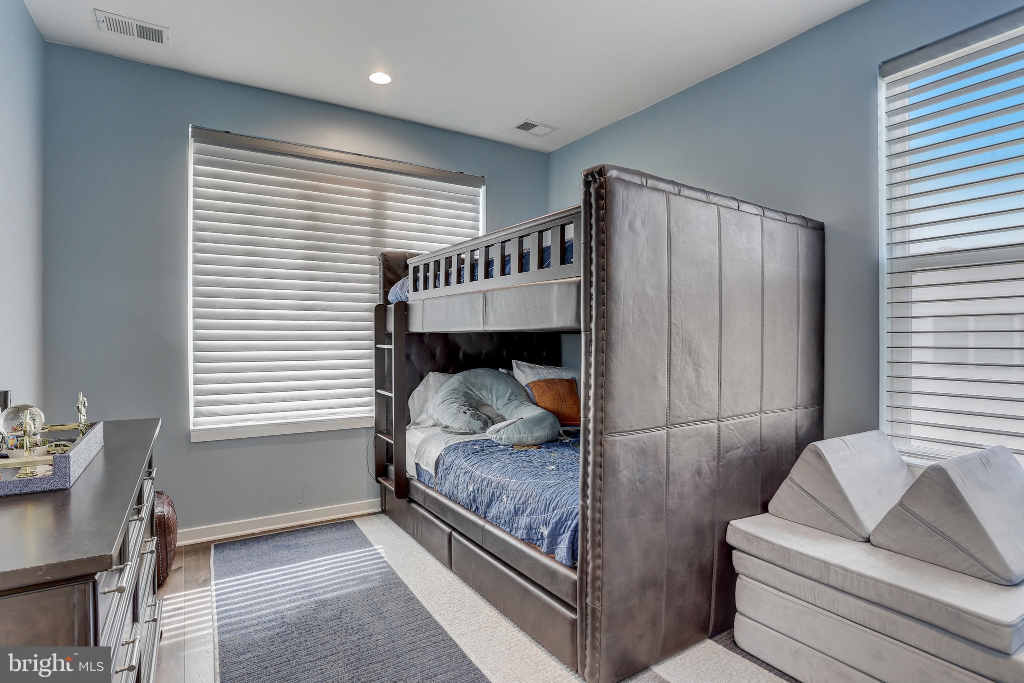 NORTHBANK - Residential