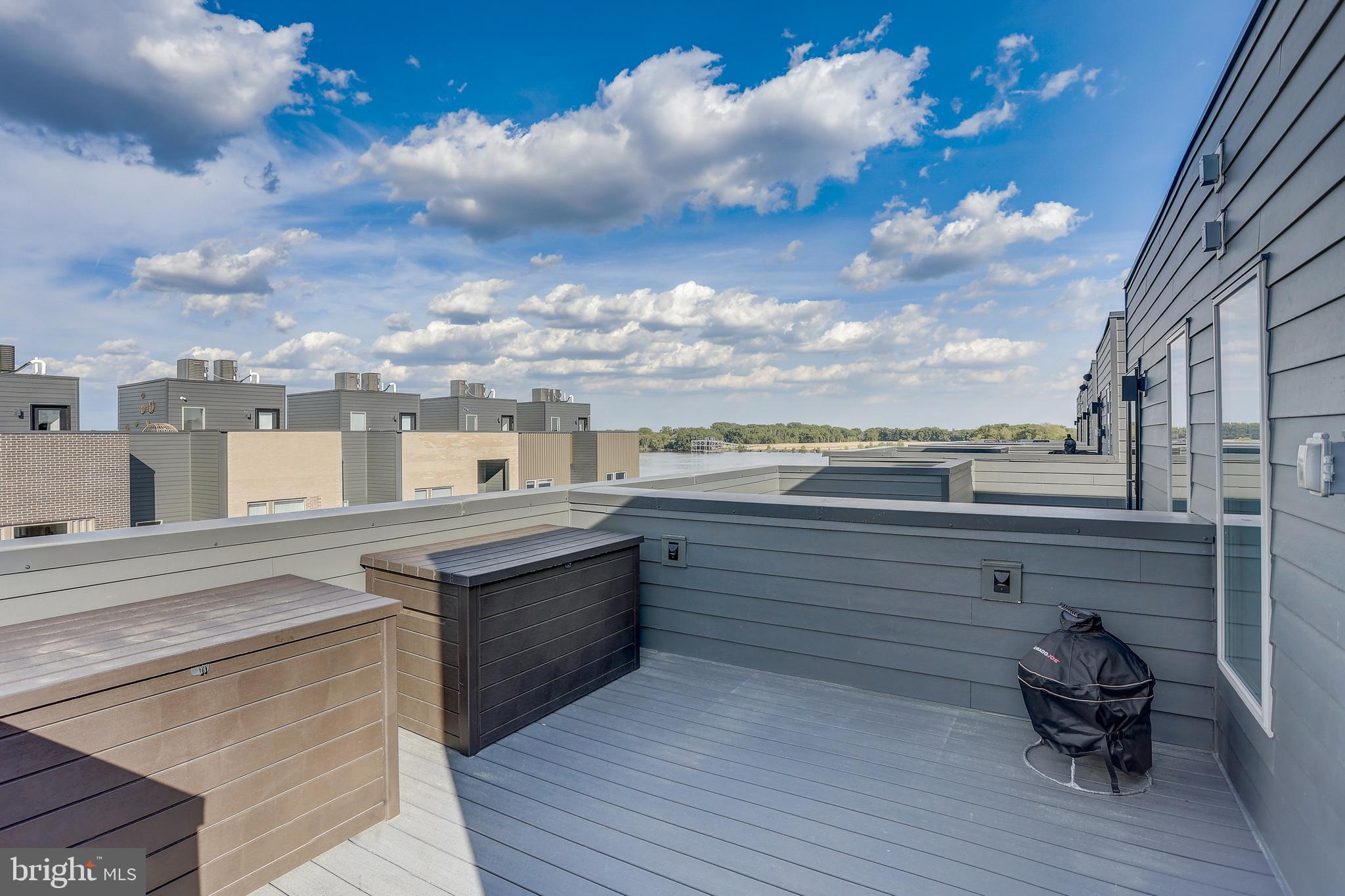 NORTHBANK - Residential