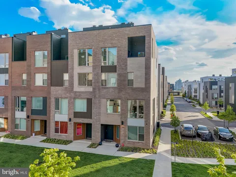 3200 Parkview Walk, Philadelphia, PA MLS: PAPH2463170