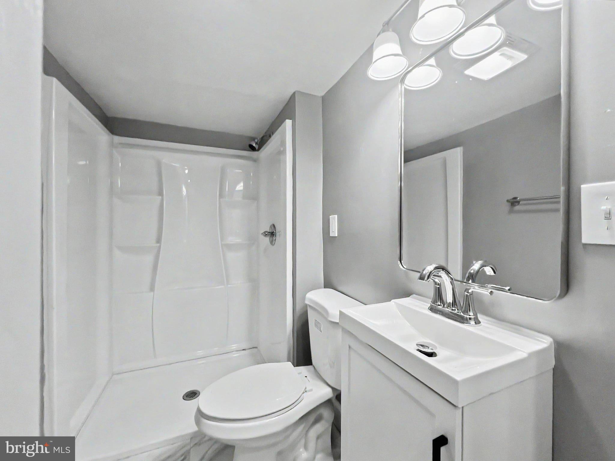 5900 HAMILTON AVENUE