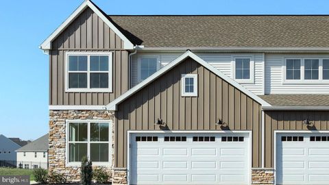 34 CANTERBURY LANE ANNVILLE PA 17003