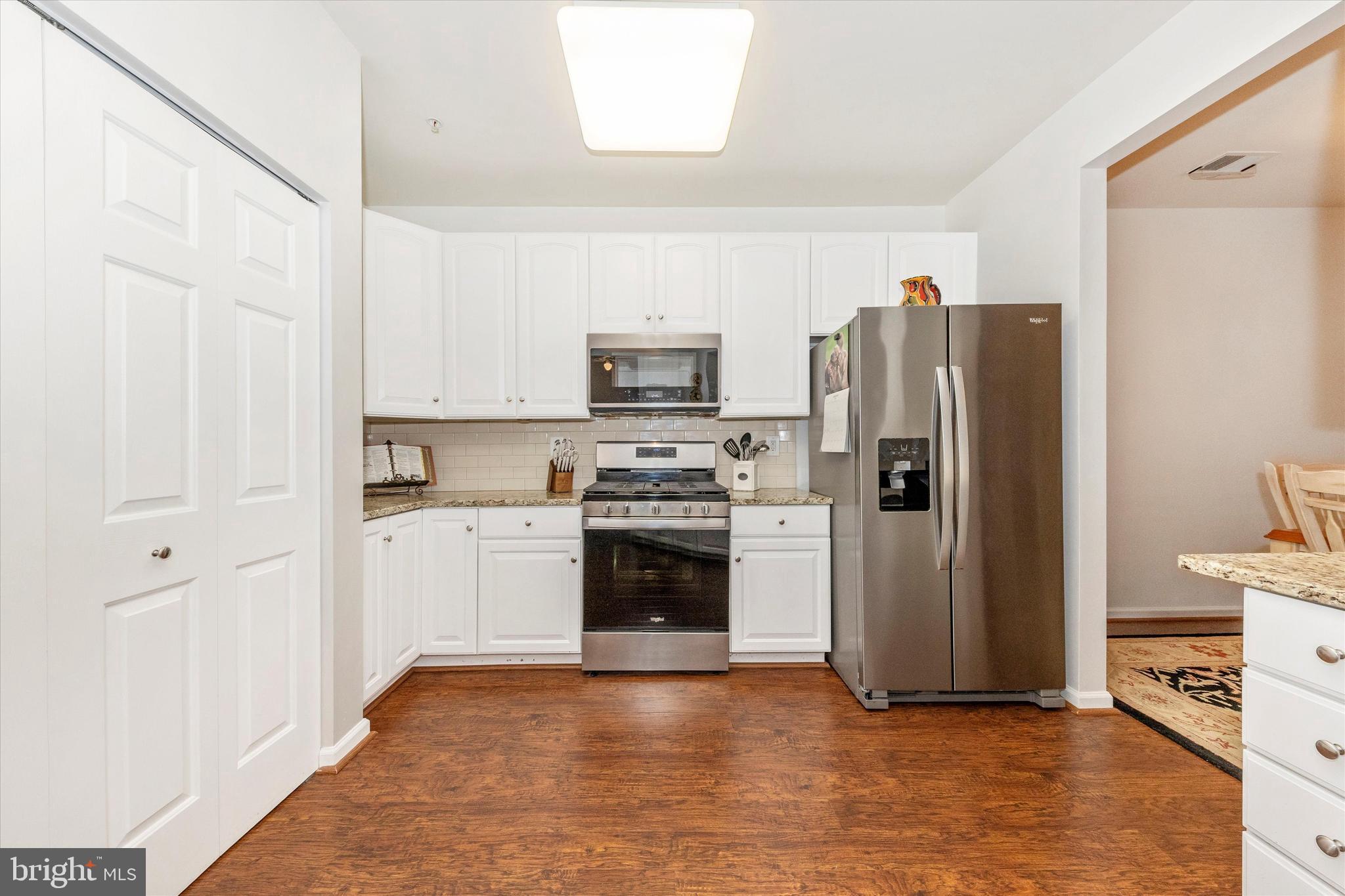 HAMPTON COURT II - Residential