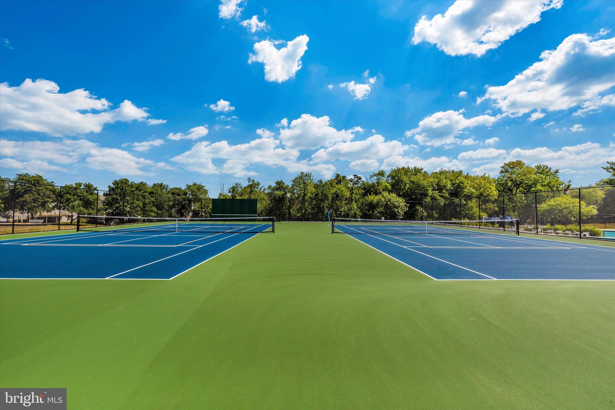 HAMPTON COURT II - Residential