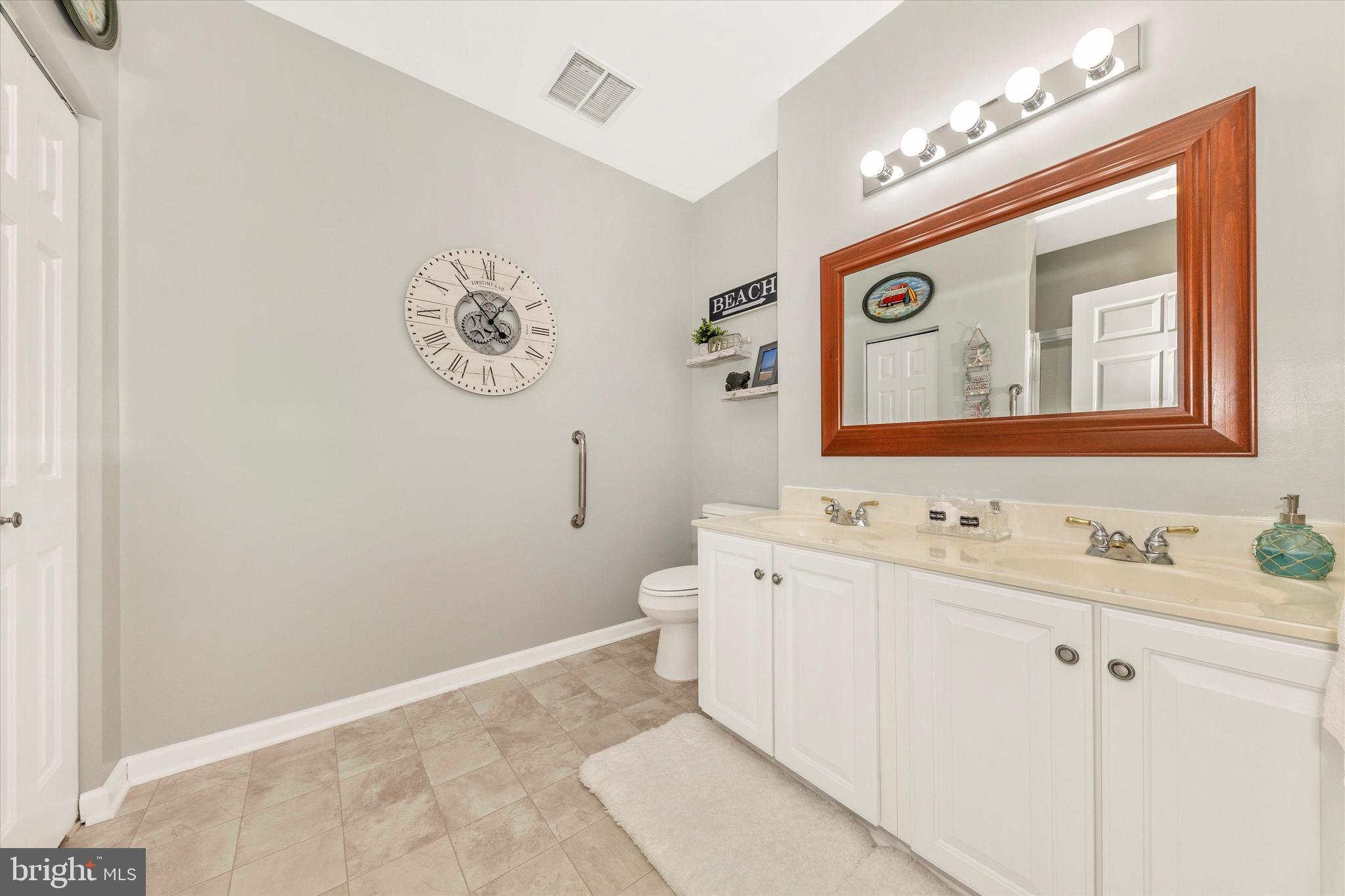 HAMPTON COURT II - Residential