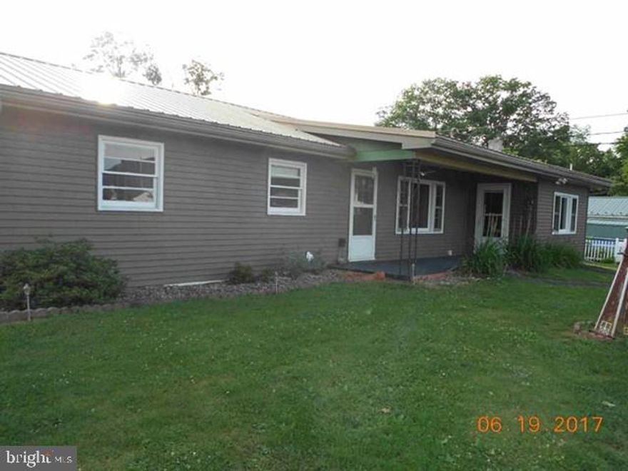 Nice starter home. 3 Bedroom/1 bath, ranch with large double lot, walk to Newport Schools, new metal roof and large enclosed Florida room over looking partially fenced yard. Pellet stove in basement.