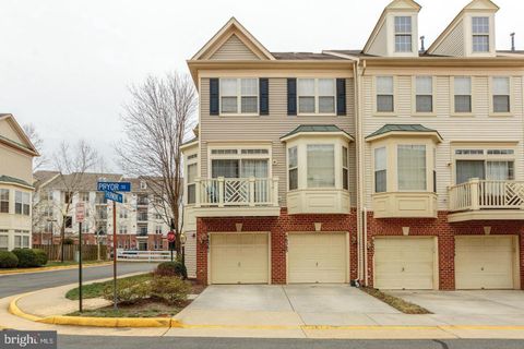 Townhouse For Rent - 46363 Pryor Square #125<br/> STERLING, VA 20165
