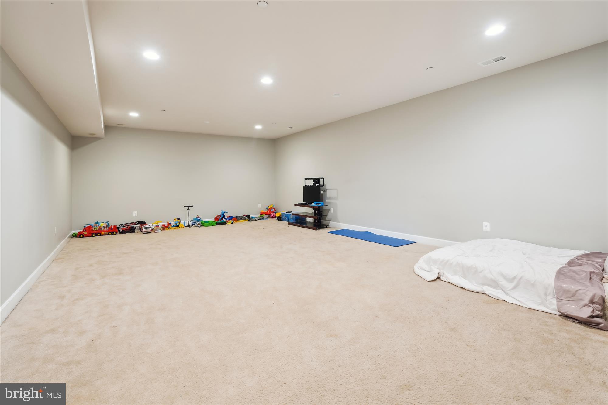 CABIN BRANCH - Residential