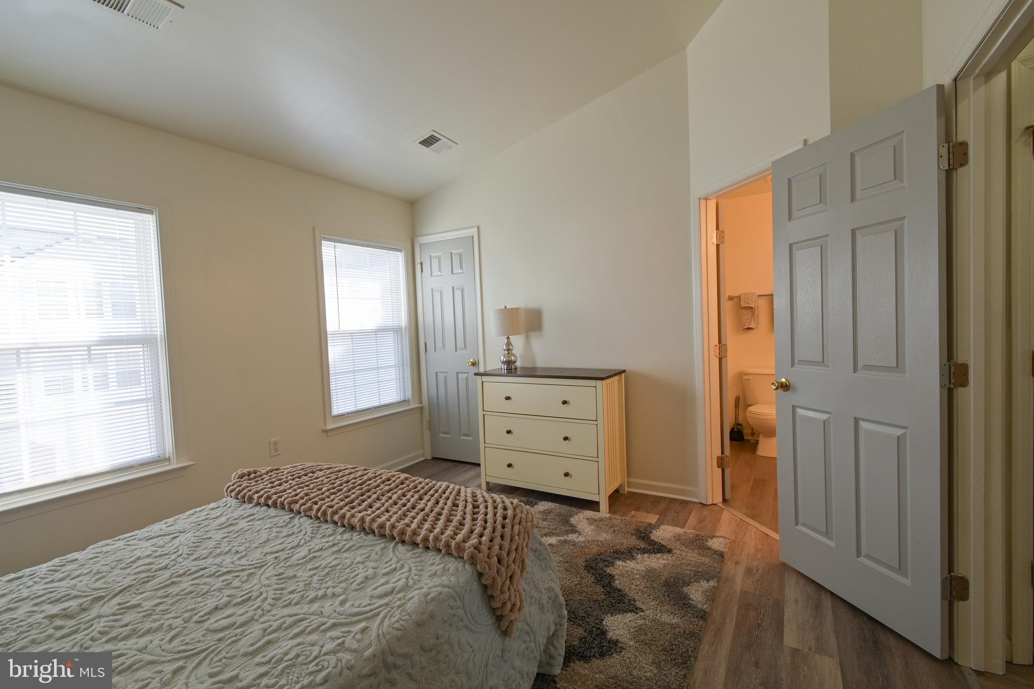 MANOR PARK - Residential