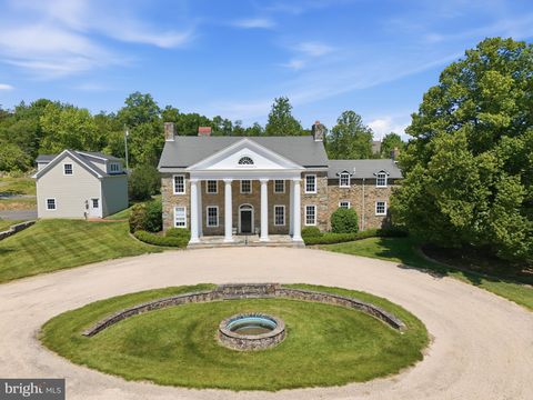Photo of 17781 Roxbury Hall Road, LEESBURG, VA 20175 (MLS # VALO2117540)