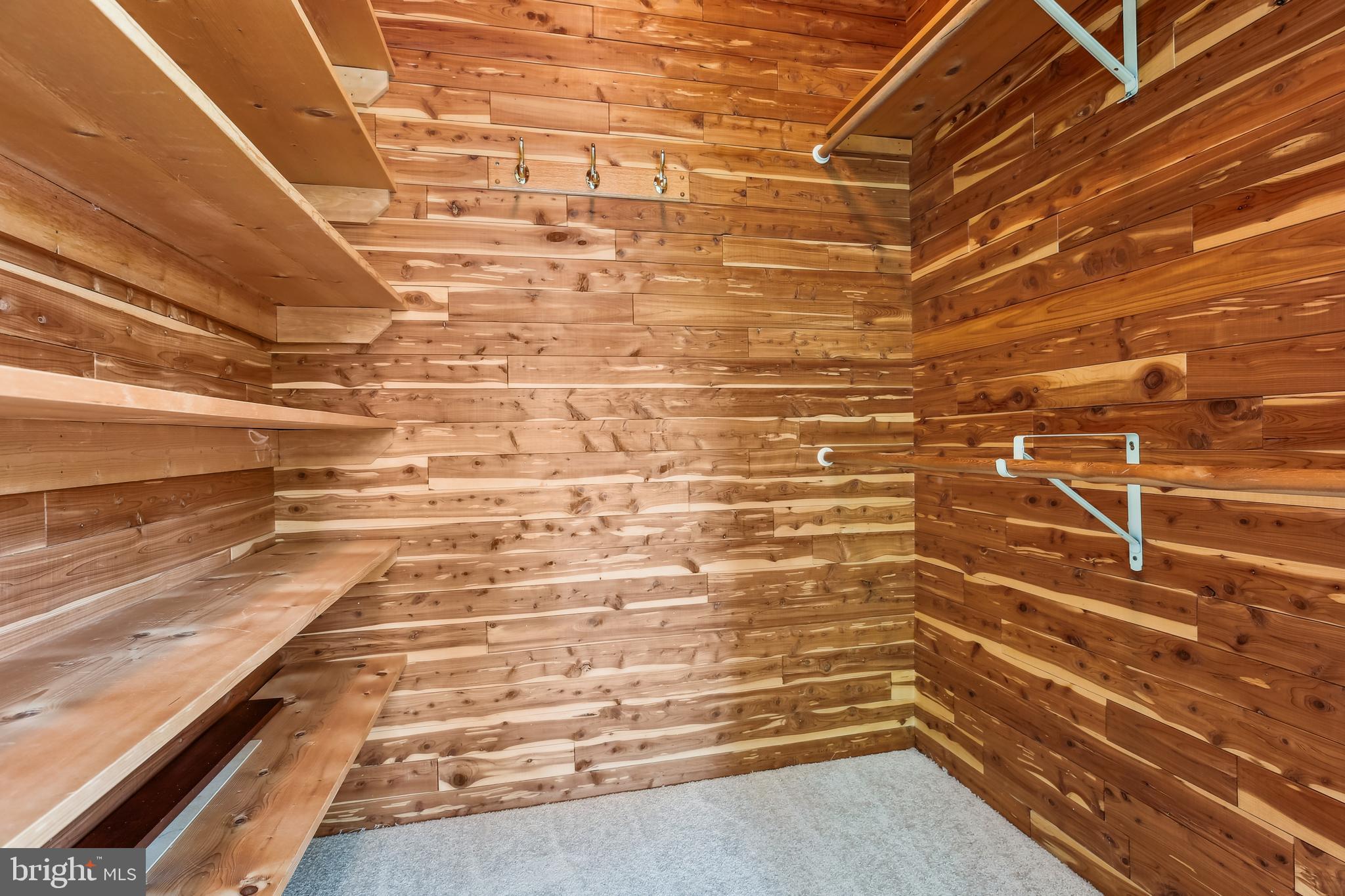 HILLANDALE - Residential