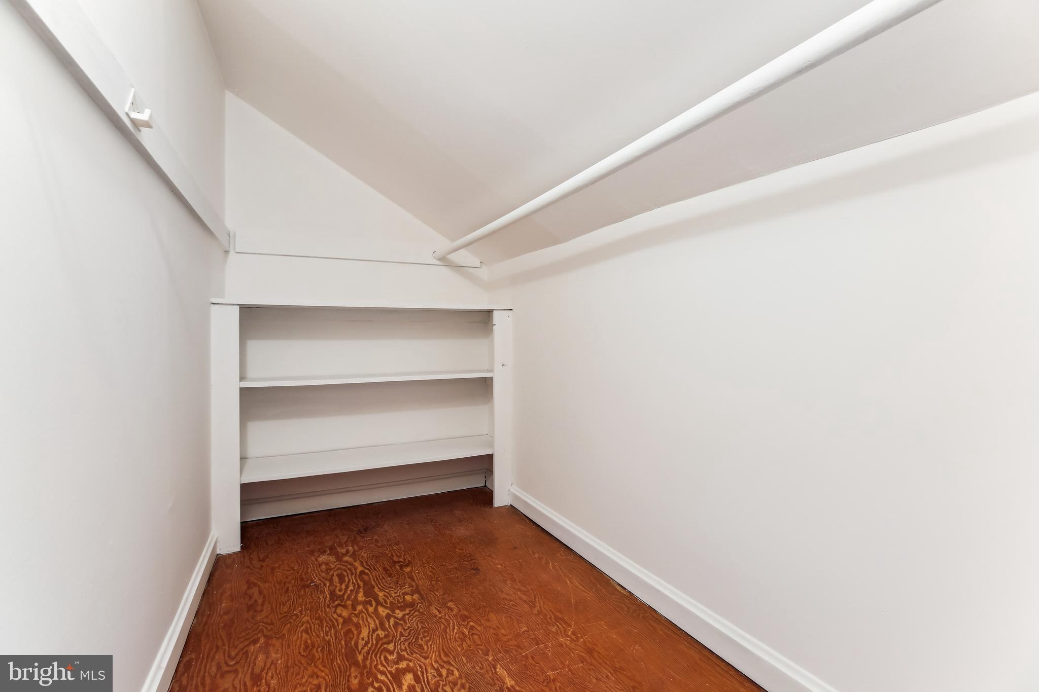 HILLANDALE - Residential